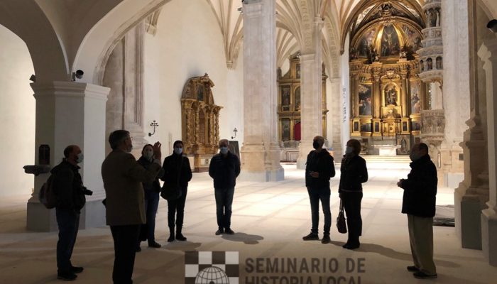 El Seminario de Historia Local visita la iglesia de Santo Domingo de Silos